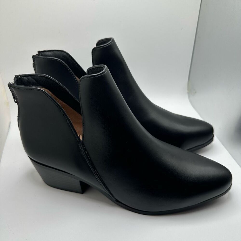 Cushionaire Women's Elodie Ankle Boot +Memory Foa… - image 1